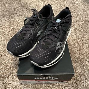 Saucony Endorphin Speed 2 Black White Running Sneaker Tennis Shoe Women’s 8.5